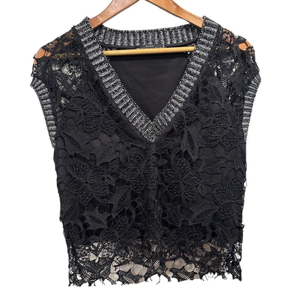 Zara Black lace detail cap sleeve crop top